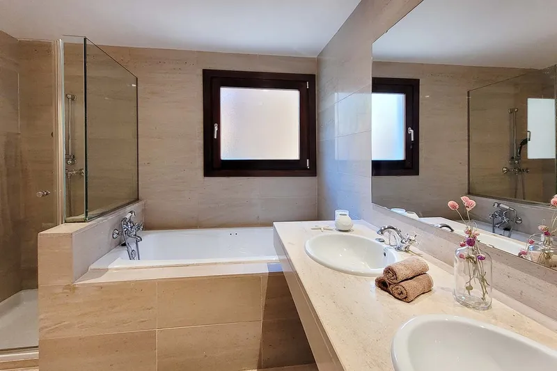 2-bedroom apartment with sea access for rent — photo 10