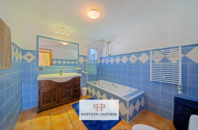 Finca near Llucmajor with guest houses and lots of privacy — photo 11