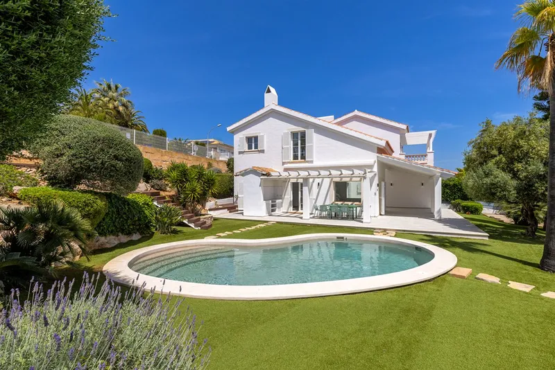 Villa in Santa Ponsa - Renovated house with pool and garden — photo 1