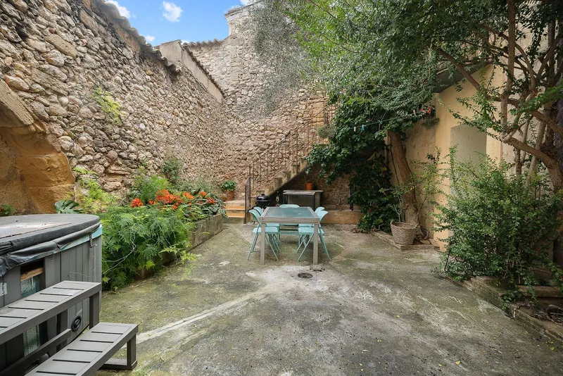 House in Pollensa of 404 m2 with patio, garage and ETV license — photo 1