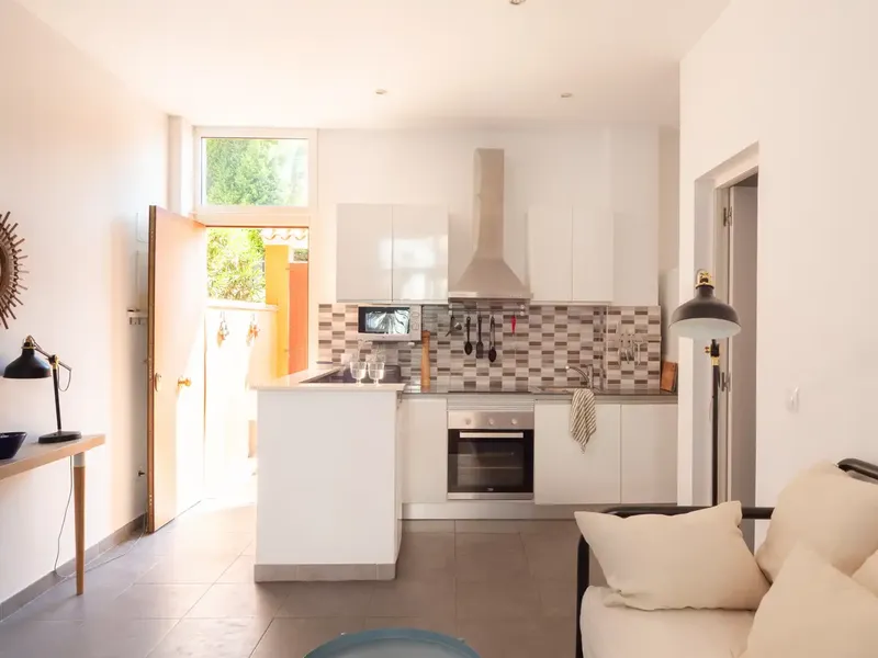 I present for sale this pleasant apartment located in Cala Major, one of the most appreciated areas of the coast of Palma de Mallorca, wit — photo 4