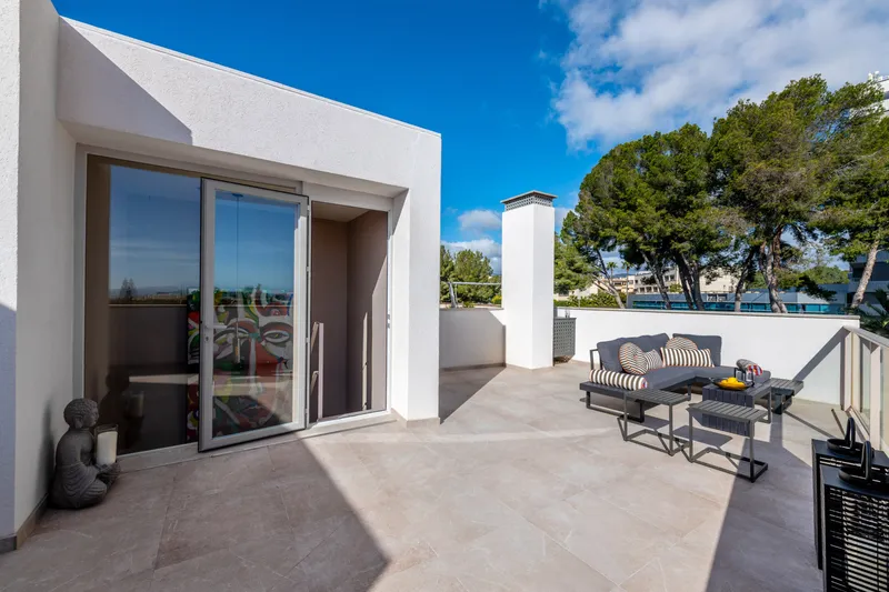 Design penthouse with private terrace and panoramic views in Bonanova — photo 12