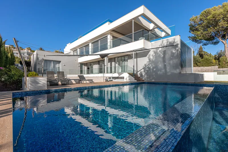 Villa in Santa Ponsa - Luxury property in a sought-after location with two pools — photo 2