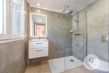 Live luxury effortlessly in this spectacular recently renovated apartment in the prestigious Club de Vela, Port Andratx — photo 11