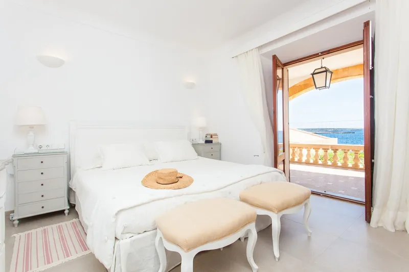 Vacation rental: Villa on the seafront in Colonia de Sant Jordi for rent — photo 11