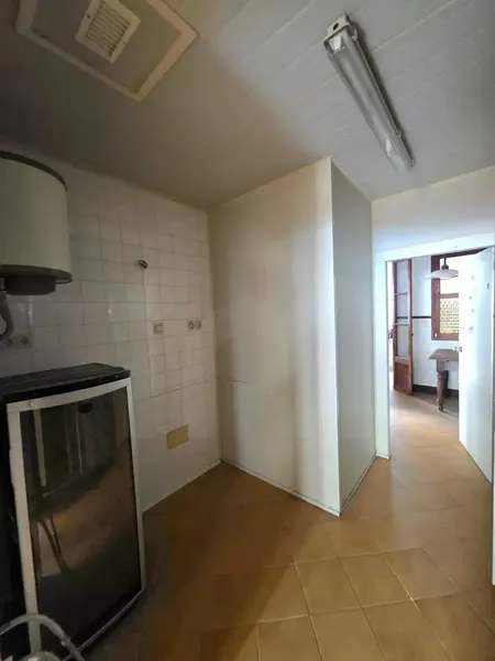 Ground floor apartment for sale (not a loft) in the sought-after area of Arxiduc. — photo 8