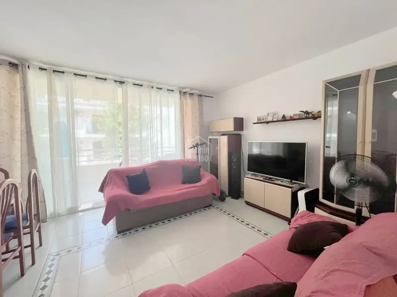 Sunny apartment on the second floor, located in the heart of Cala Millor, just two minutes from the beautiful beach. The area offers all — photo 5