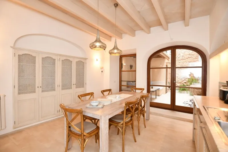Authentic village house renovated in an exquisite style just a few metres from the Plaza — photo 2