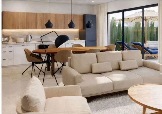 Exclusive 4-bedroom property with pool and garage — photo 3