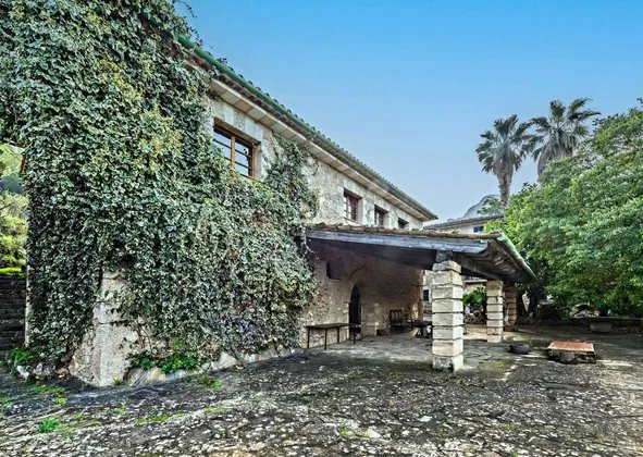 Estate in Estellencs — photo 1
