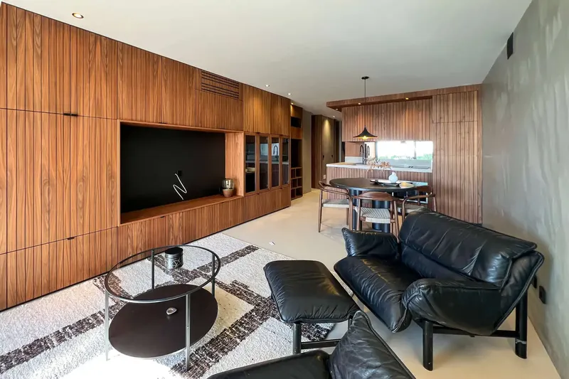 This apartment, completely renovated in 2025, is located in the coveted Silverpoint residential complex in Portals Nous and combines a design — photo 8