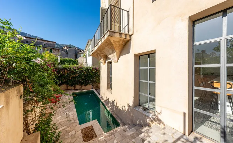Impressive manor house with pool in Sóller — photo 3