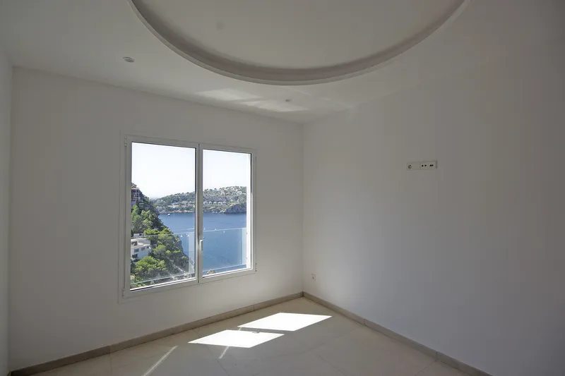 Luxury villa on the first sea line with infinity pool in Port Andratx — photo 10
