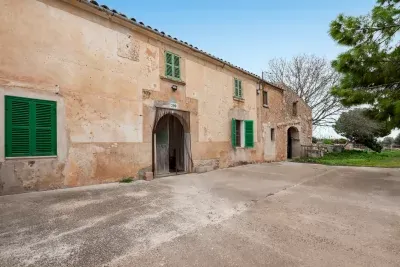 Finca for sale in Felanitx — photo 1