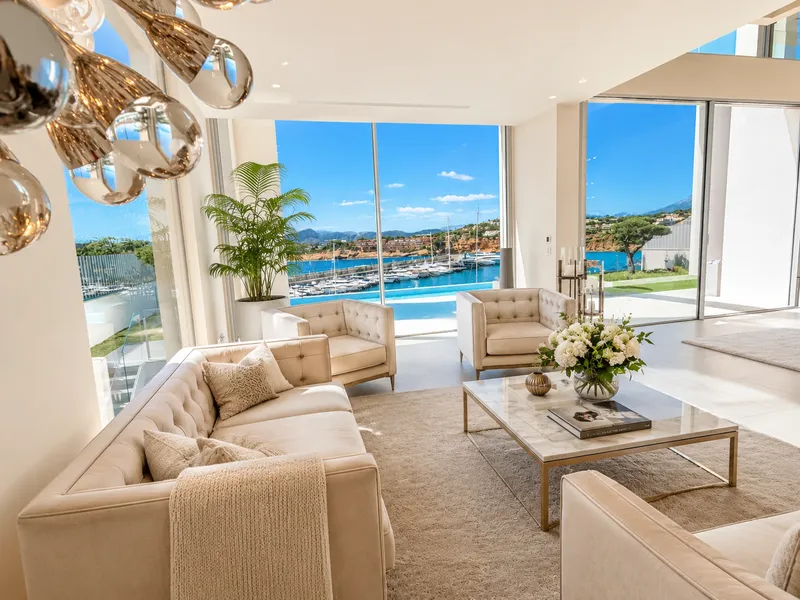 Luxury Villa for Sale in Port Adriano with Rooftop Terrace and Sea Views — photo 5
