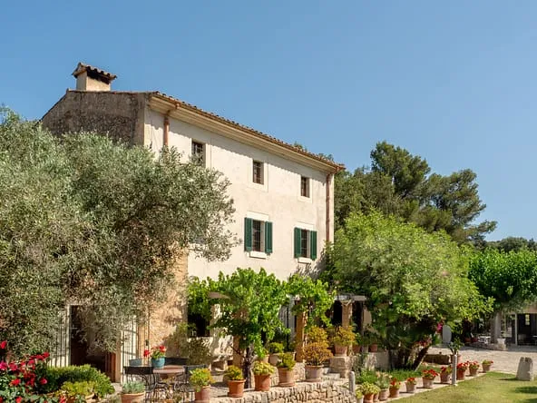 Stunning finca with guest houses in Pollensa — photo 1