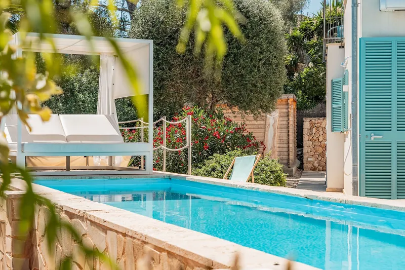 Villa in Cala Santanyí with two units and roof terrace — photo 2