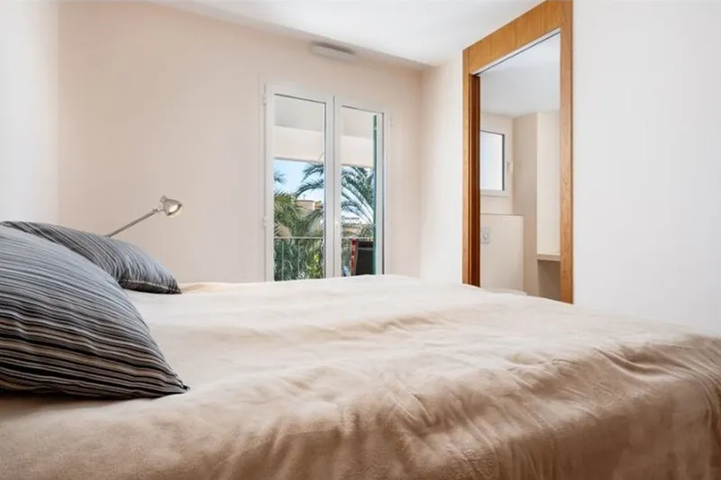 Modern apartment with spacious terrace in Portocolom — photo 10