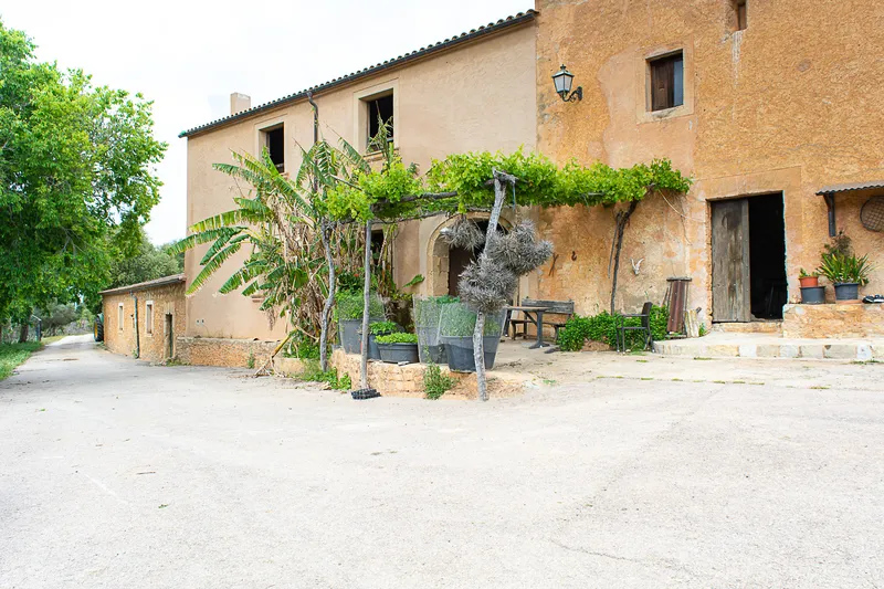 Unique Opportunity: Historic Estate with approx. 500 Hectares and Agrotourism License (applied for) — photo 3