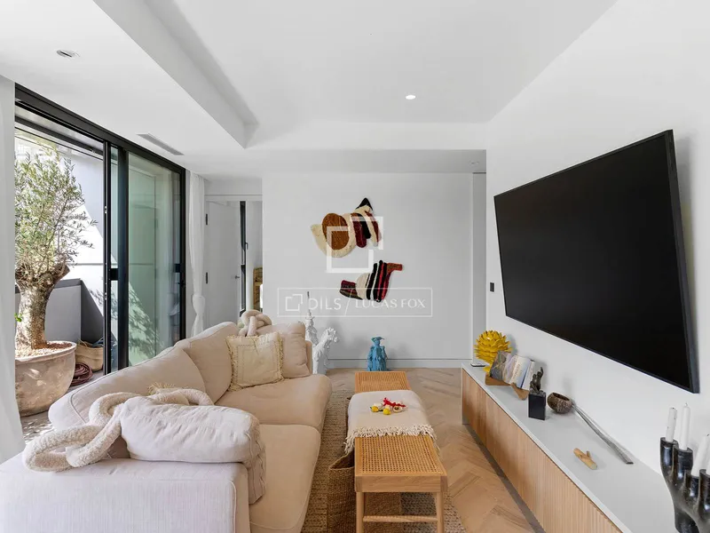 95m² apartment with 16m² terrace for sale in Palma de Mallorca — photo 2