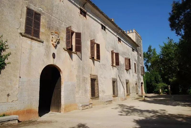 Old Mallorcan possession with agrotourism license, apartments, wineries and swimming pool — photo 1