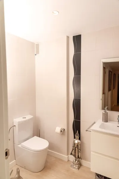 Beautiful 4-bedroom apartment near the beach in Palmanova — photo 11