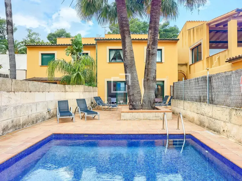 Charming townhouse a few steps from the sea in Cala Sant Vicenç — photo 1