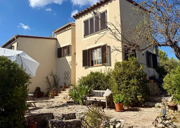 Detached house in Puigpunyent — photo 1