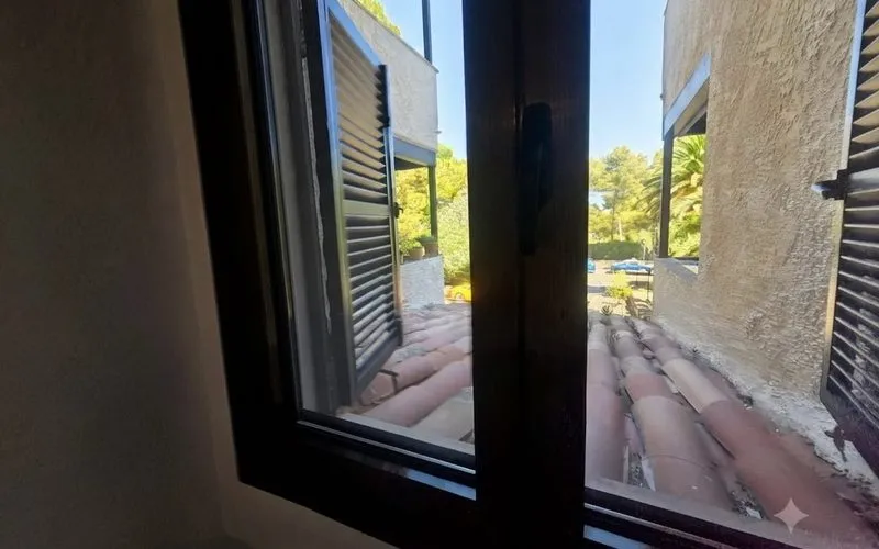Top apartment 100 m from the bathing cove — photo 11