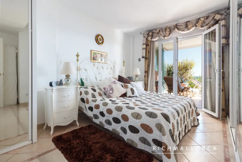 Ground floor with garden & sea views — photo 11
