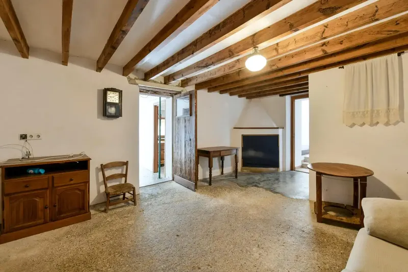 Village house with garage!!! We offer this spacious village house located on a quiet street in Selva, near the center. — photo 8