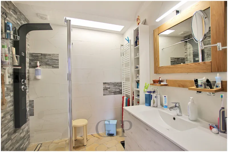 Real estate details — photo 10