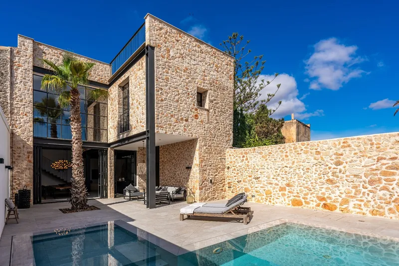 Design townhouse in the heart of Santanyí with 360° roof terrace — photo 1