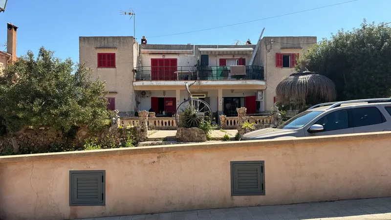 Ground floor on Carrer de la Platja, Cala Llombards area — photo 4