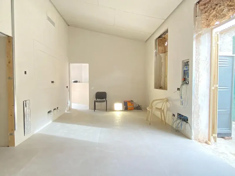 Promotion of this fantastic ground floor single-family home with high ceilings. — photo 4