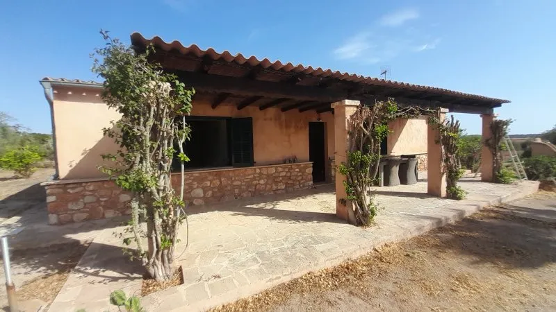 Charming ground-floor finca with pool. Heating and plot near Es Llombards - Santanyi-F 95 — photo 3