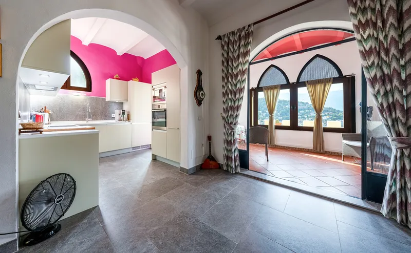 Large apartment with terrace and sea views — photo 8