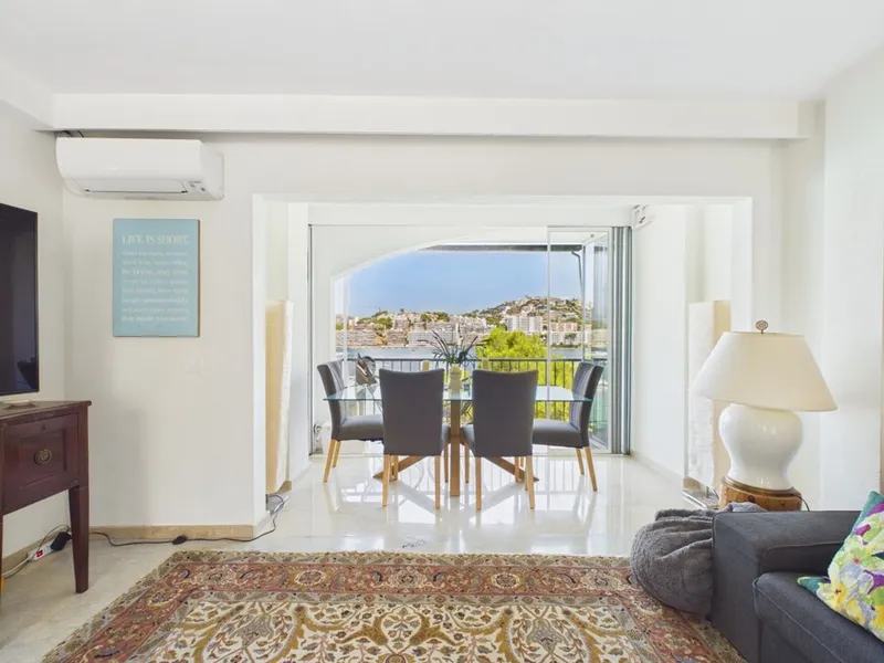 Stunning Renovated First-Line Sea Apartment in Santa Ponsa — photo 5