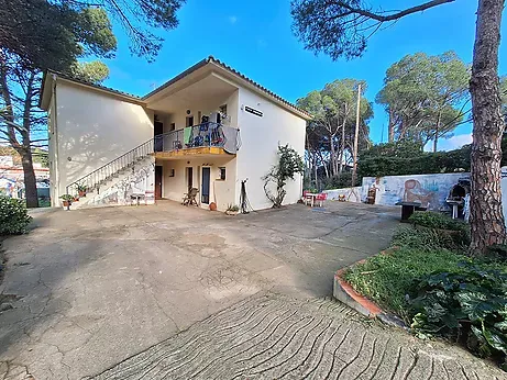 Building for sale in Port de la Vall — photo 2