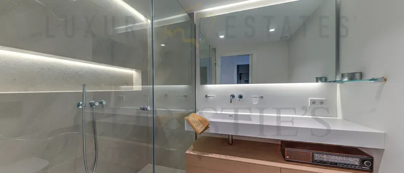 Modern Mediterranean penthouse apartment in Santa Maria in Mallorca — photo 12