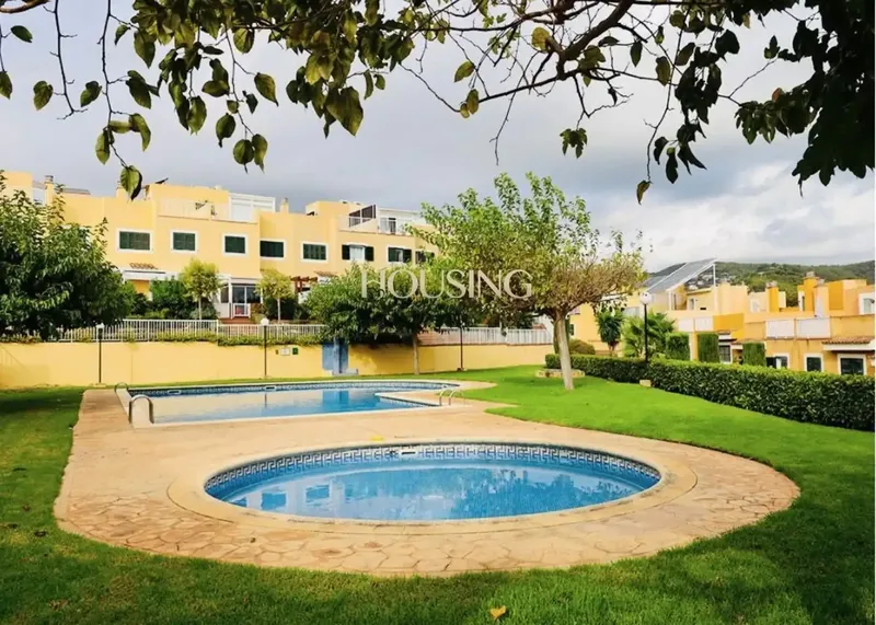 ADOSADO EN RESIDENCIAL CON PISCINAS Y JARDINES EN LA VILETA/SON SERRA — photo 2