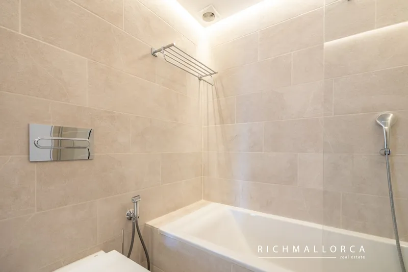 Penthouse with beautiful views near the sea in Nova Santa Ponsa — photo 12