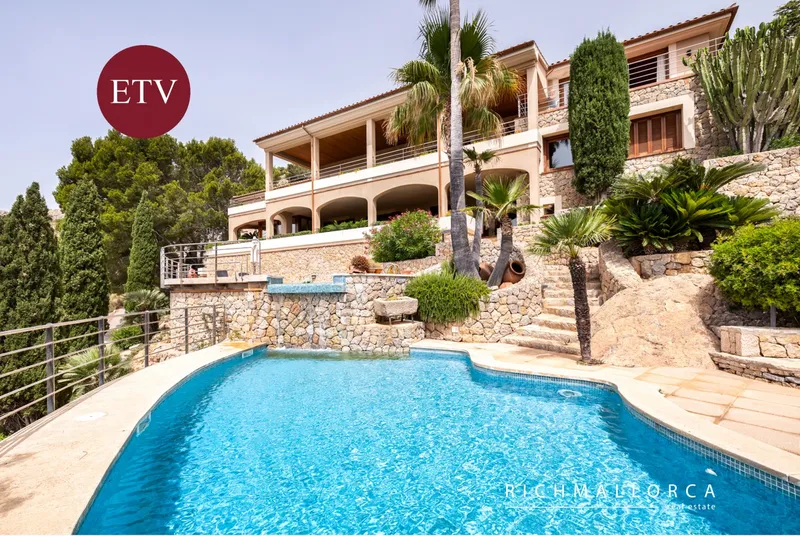 House with a licence to let in the picturesque location of Port Pollença — photo 1