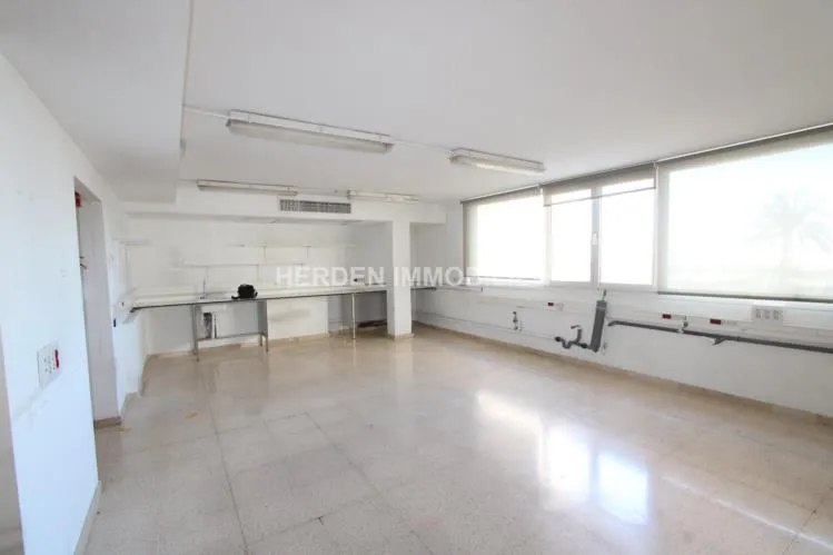Rental of Commercial Space in Porto Pi Palma de Mallorca — photo 2