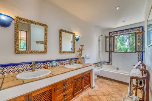 Bonaire, unique villa with large pool, tropical garden and views over Pollensa Bay — photo 11