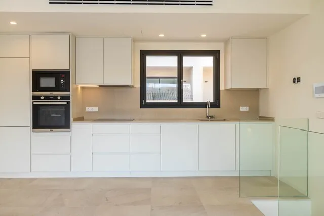 Modern townhouses with pools for sale in El Terreno, Palma, Mallorca — photo 6