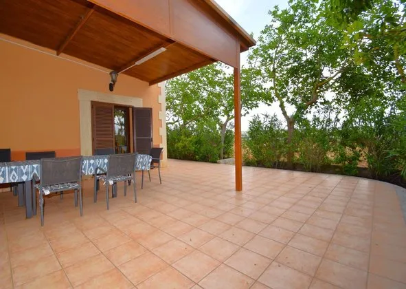 Estate in Calle Hort d'en Guinei, Pobla (Sa) — photo 2