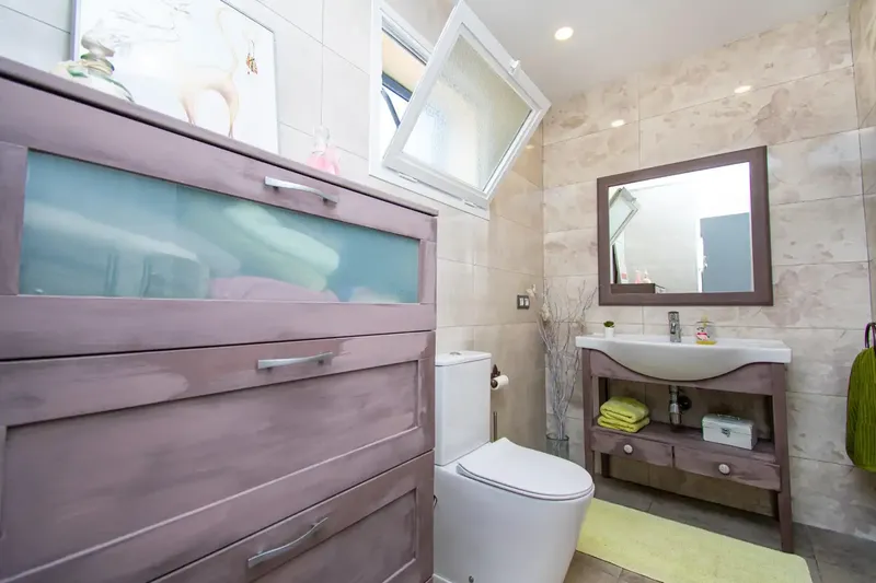 We present this elegant detached chalet in Peguera, Calvià, completely renovated, combining style, comfort and privacy in a — photo 12