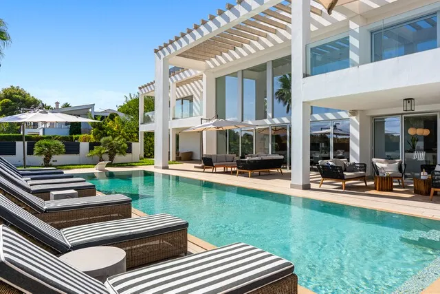 Stunning contemporary villa near the beach for sale in Llenaire, North Mallorca — photo 2