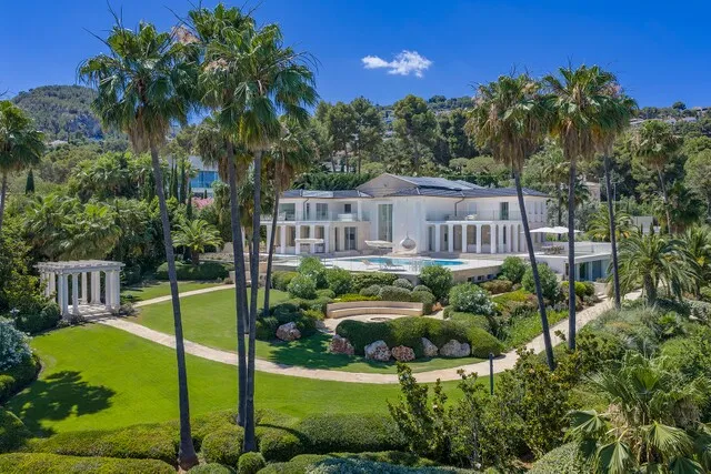 Exclusive frontline golf villa with tennis court for sale in Son Vida, Mallorca — photo 3